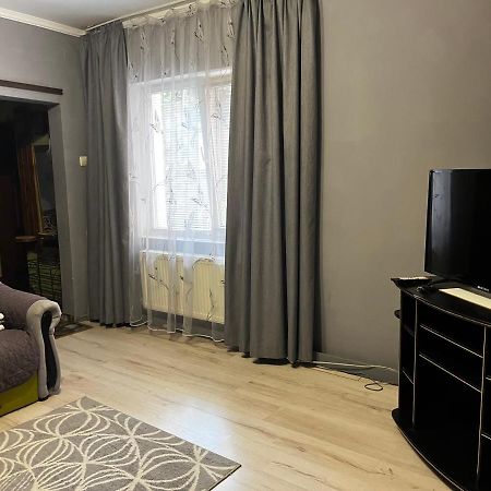 Apartment On Stefanyka 42/5 Beregovo Exterior foto